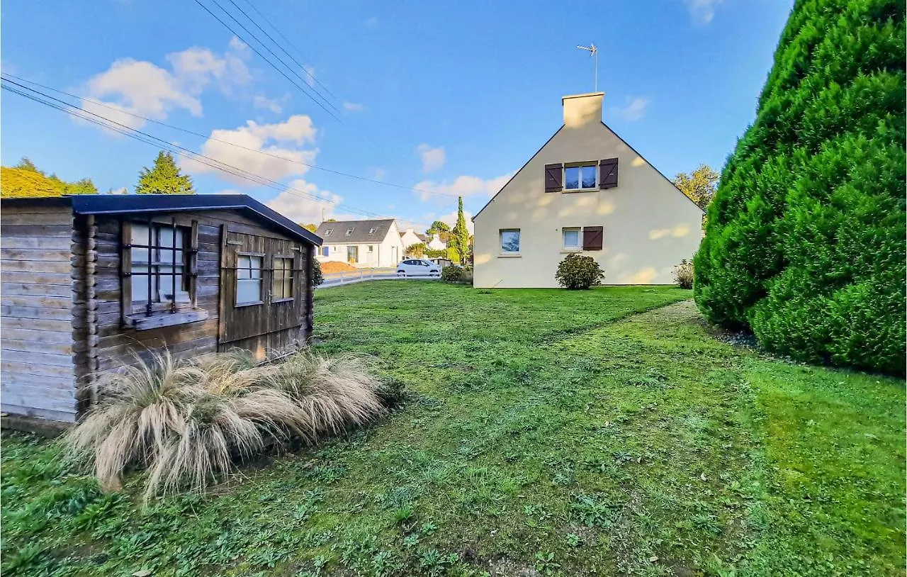 Amazing Home In Moelan Sur Mer With Kitchen Holiday home