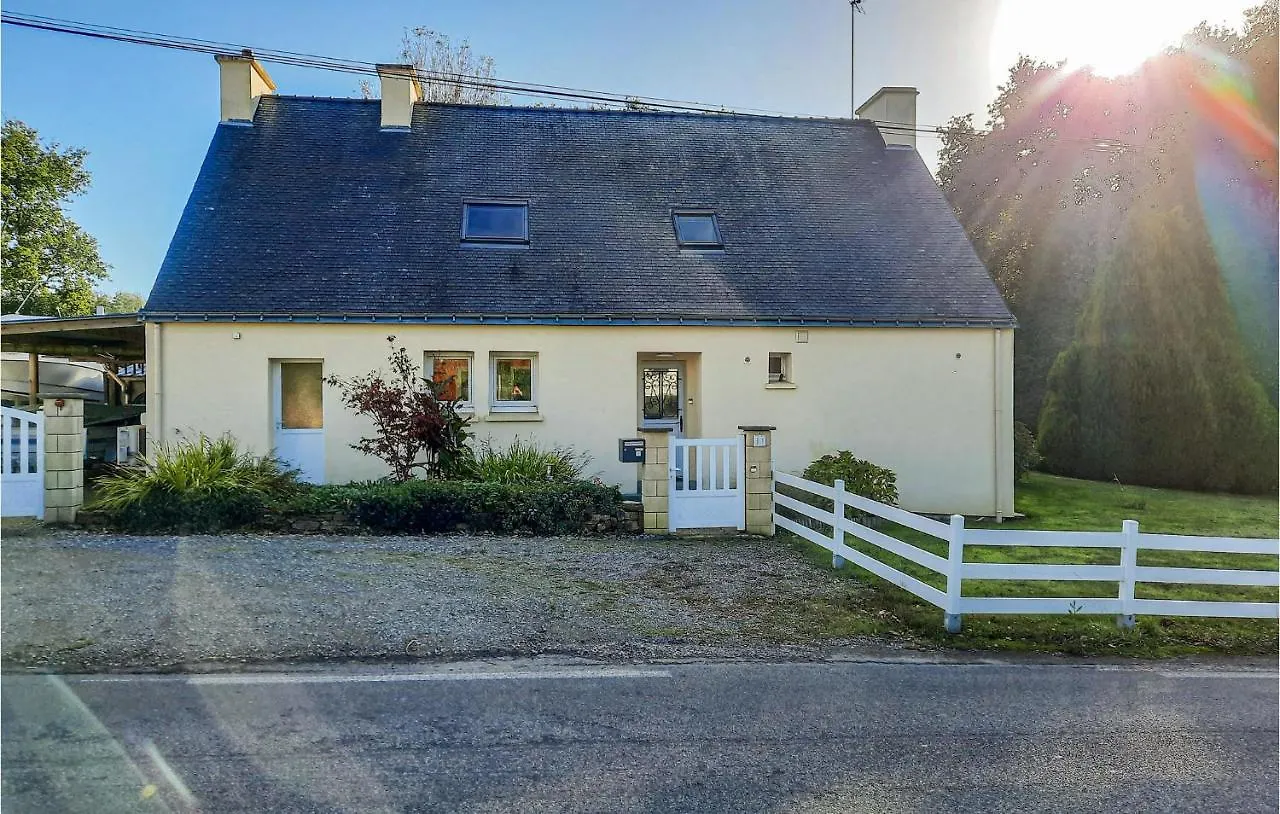 Amazing Home In Moelan Sur Mer With Kitchen Holiday home Moelan-sur-Mer